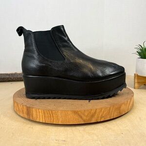 UNIX Platform Chelsea Boots – Black Leather Slip-On Lug Sole (Women’s Size 6)